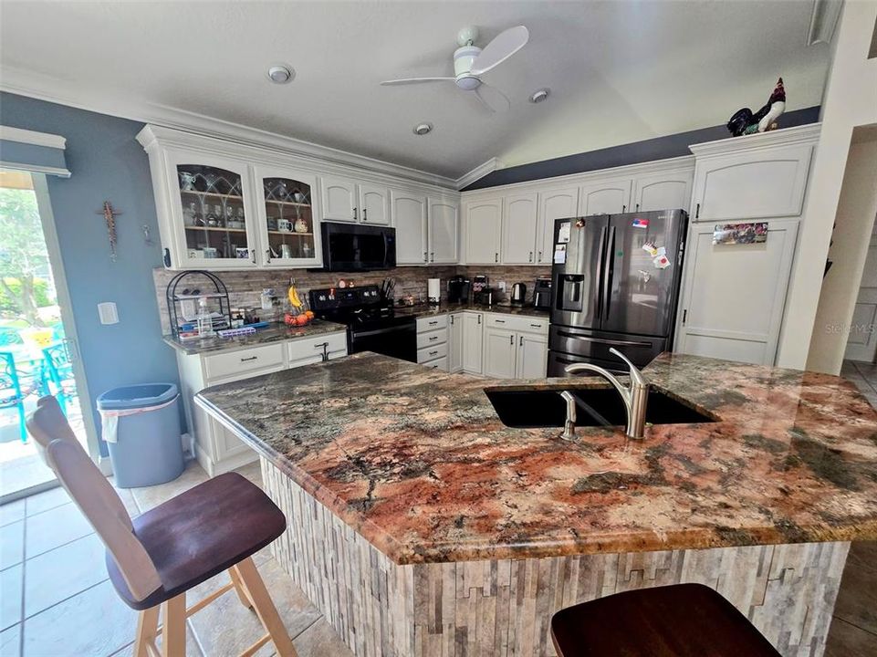 For Sale: $449,500 (3 beds, 2 baths, 1830 Square Feet)