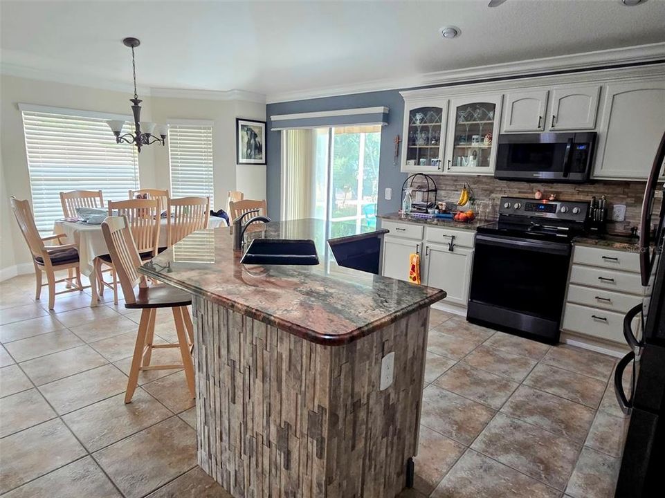 For Sale: $449,500 (3 beds, 2 baths, 1830 Square Feet)
