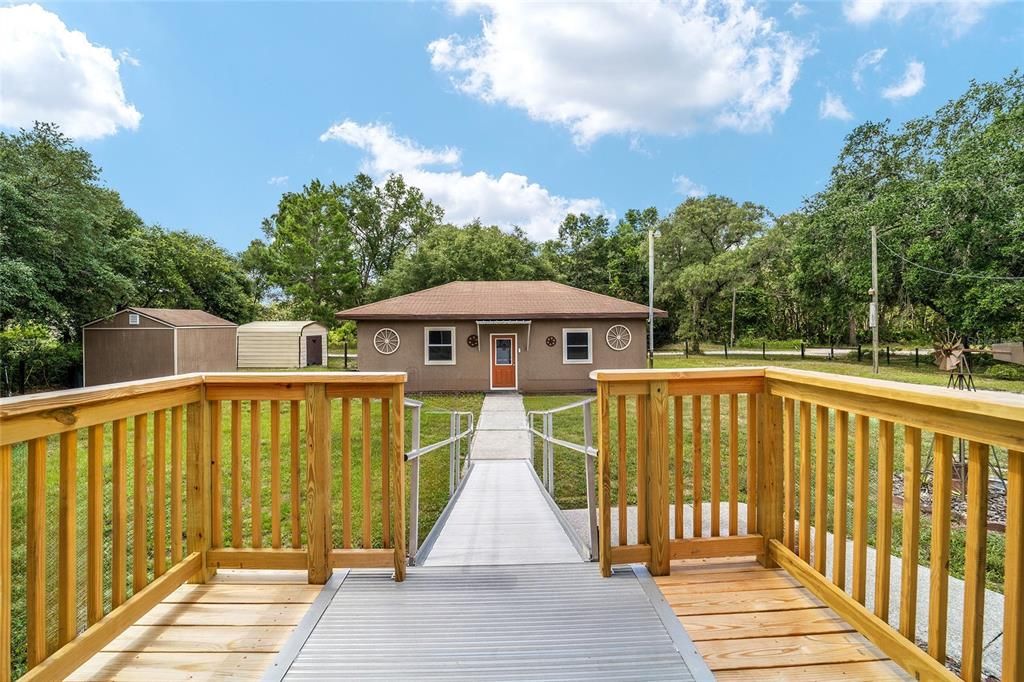 For Sale: $349,900 (3 beds, 2 baths, 1500 Square Feet)