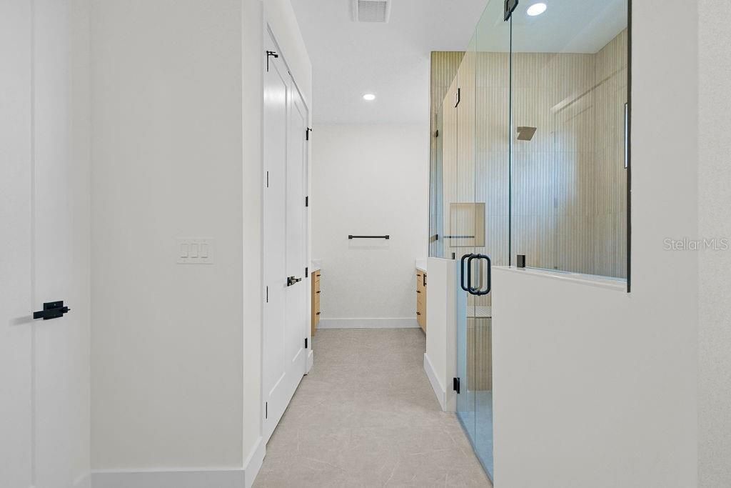 For Rent: $8,500 (5 beds, 4 baths, 3769 Square Feet)