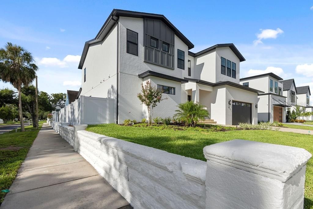For Rent: $8,500 (5 beds, 4 baths, 3769 Square Feet)