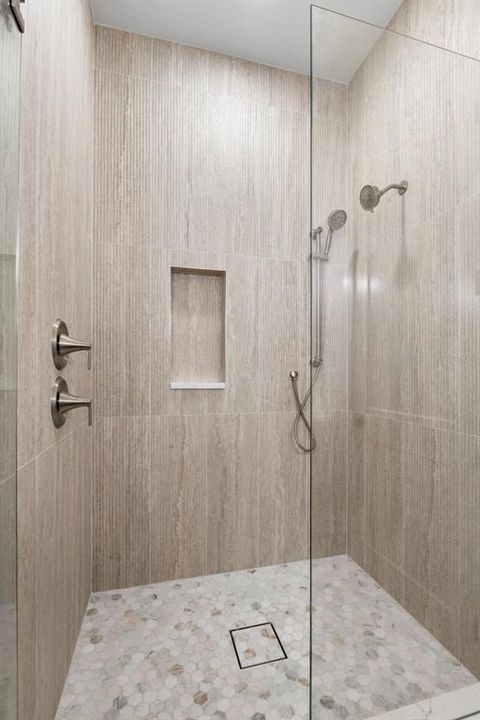 На продажу: $819,900 (4 спален, 2 ванн, 1745 Квадратных фут)