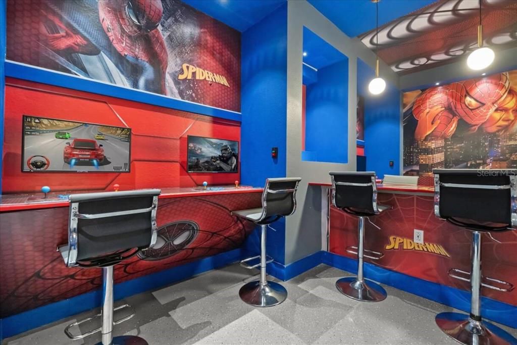На продажу: $1,099,000 (9 спален, 6 ванн, 4363 Квадратных фут)