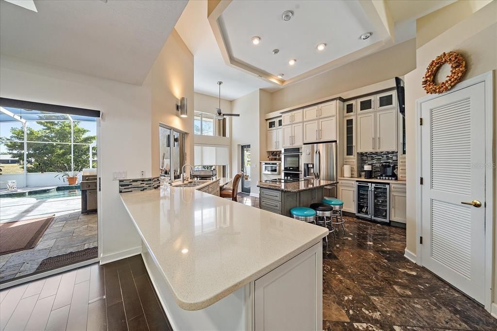 En Venta: $859,950 (5 camas, 4 baños, 5919 Pies cuadrados)