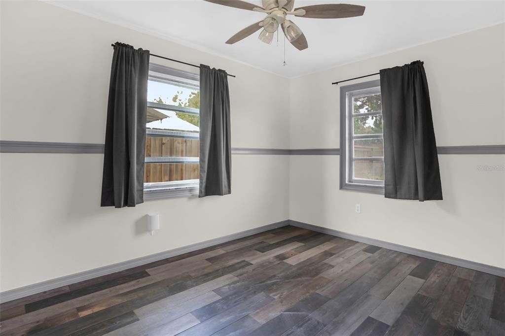 For Sale: $280,000 (2 beds, 1 baths, 912 Square Feet)