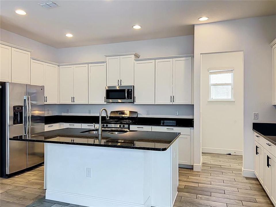 For Sale: $569,000 (3 beds, 2 baths, 2119 Square Feet)