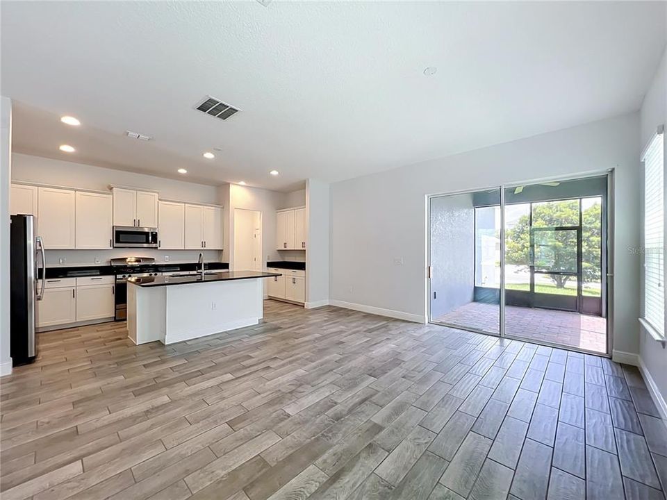 For Sale: $569,000 (3 beds, 2 baths, 2119 Square Feet)
