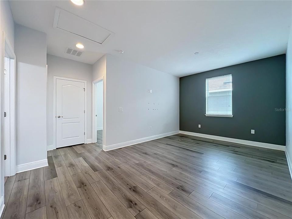 For Sale: $569,000 (3 beds, 2 baths, 2119 Square Feet)