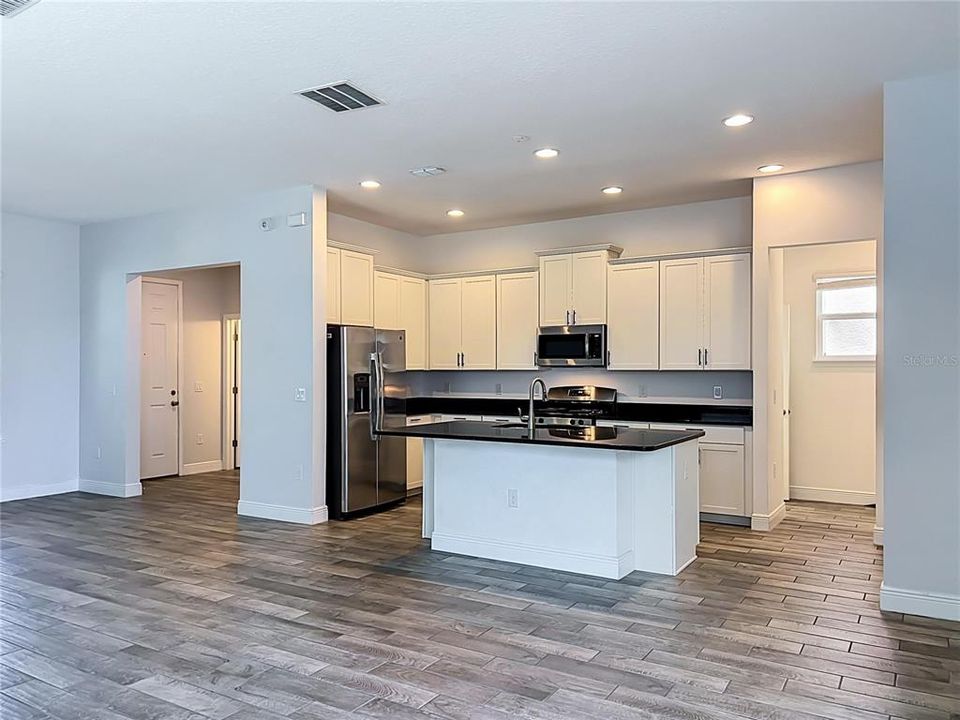 For Sale: $569,000 (3 beds, 2 baths, 2119 Square Feet)