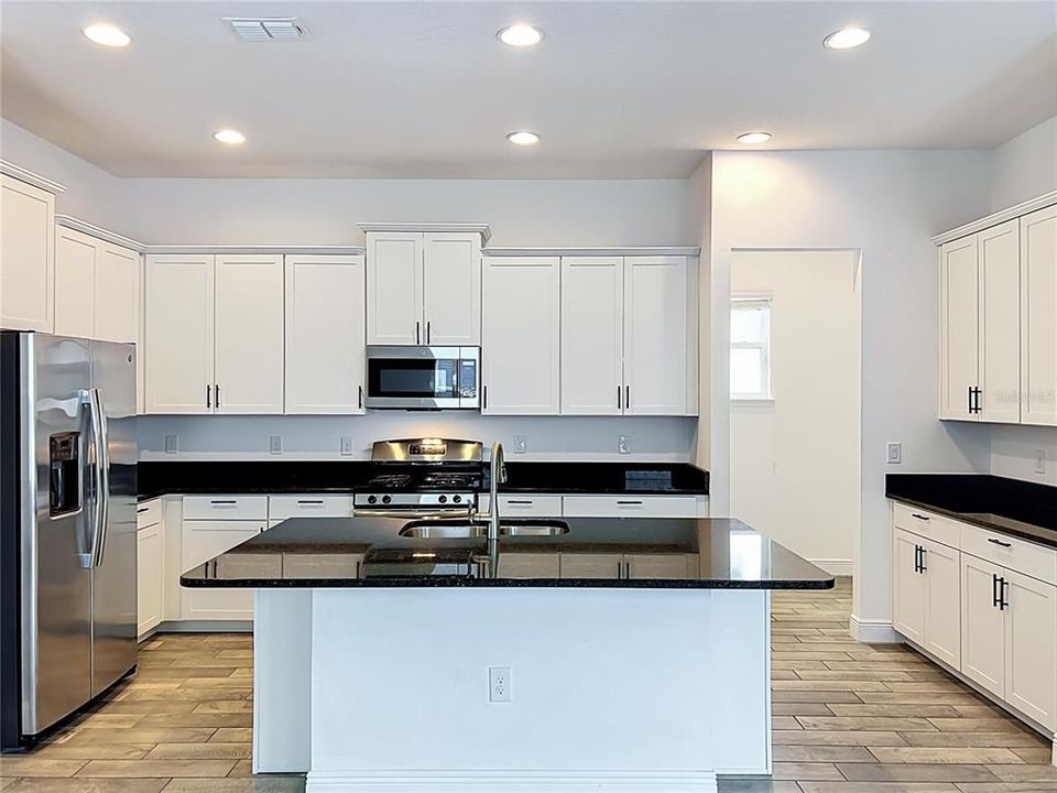 For Sale: $569,000 (3 beds, 2 baths, 2119 Square Feet)