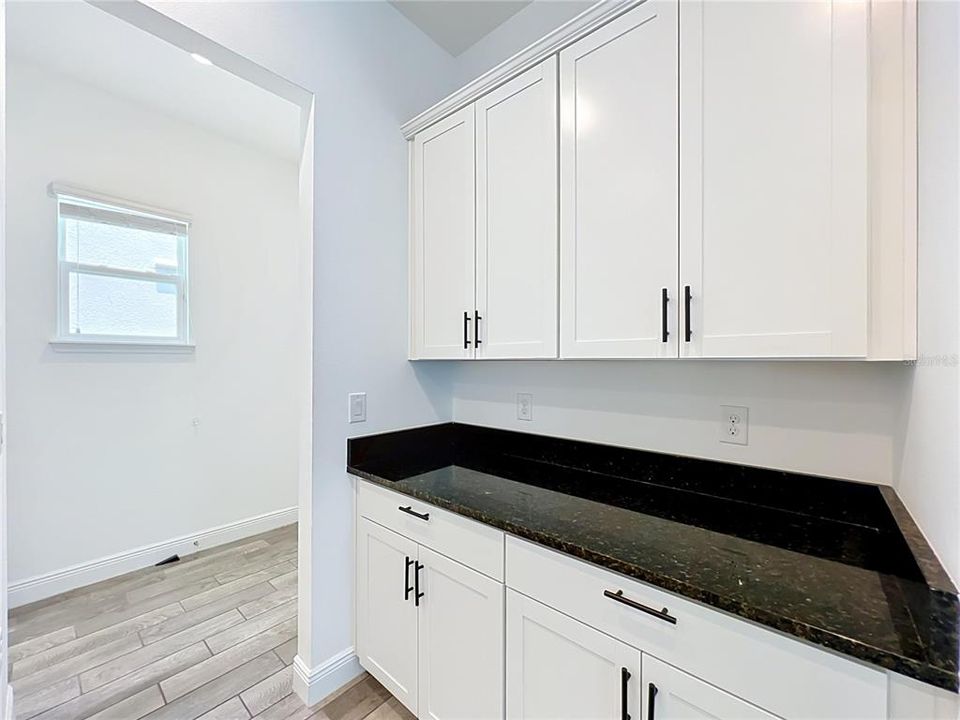 For Sale: $569,000 (3 beds, 2 baths, 2119 Square Feet)