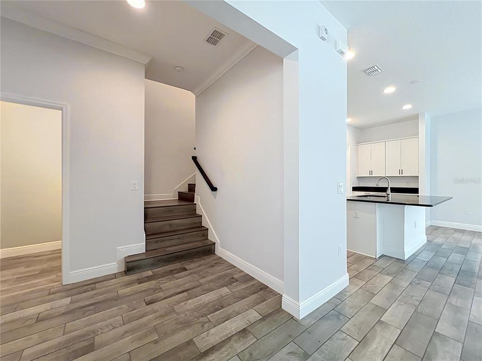 For Sale: $569,000 (3 beds, 2 baths, 2119 Square Feet)