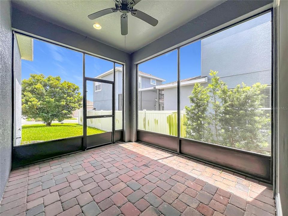 For Sale: $569,000 (3 beds, 2 baths, 2119 Square Feet)