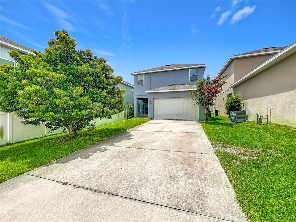 For Sale: $569,000 (3 beds, 2 baths, 2119 Square Feet)