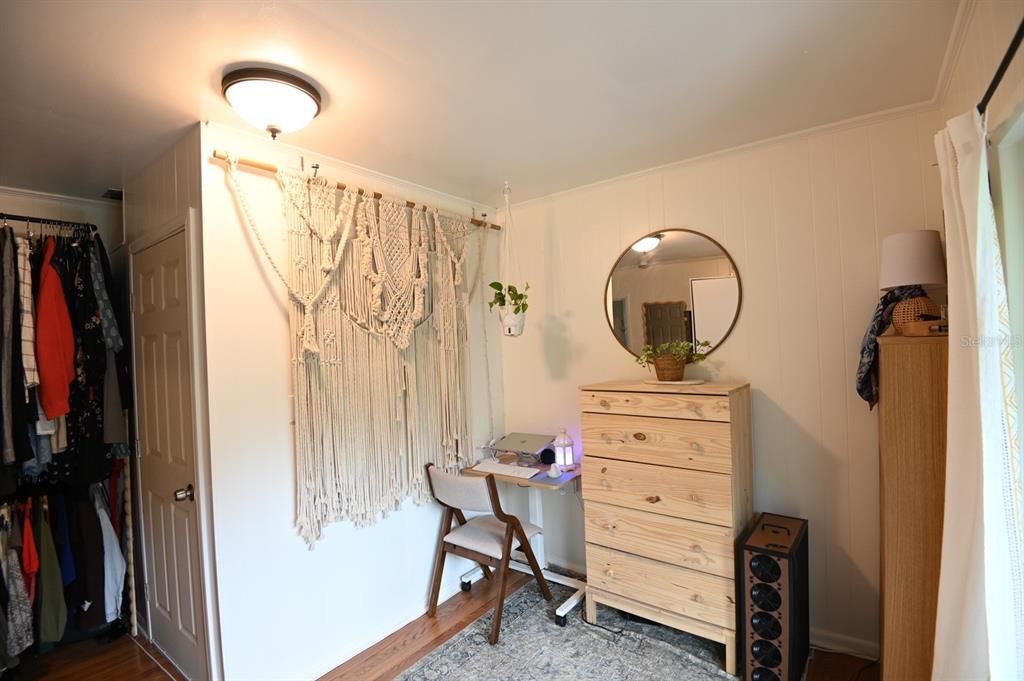 For Sale: $335,000 (3 beds, 2 baths, 1599 Square Feet)