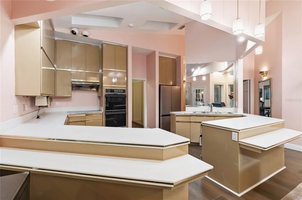 На продажу: $3,799,000 (7 спален, 6 ванн, 12339 Квадратных фут)