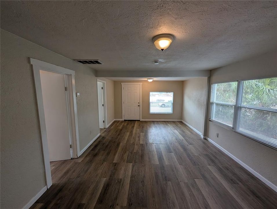 For Rent: $1,775 (4 beds, 2 baths, 1124 Square Feet)
