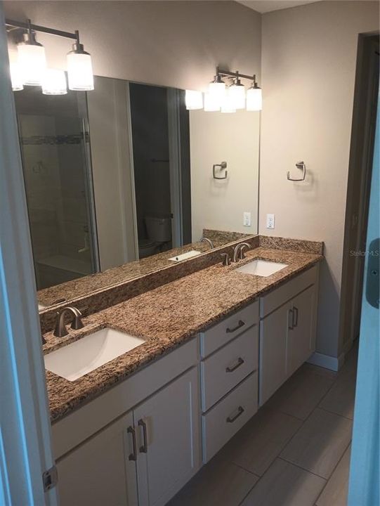 For Sale: $444,500 (3 beds, 3 baths, 1989 Square Feet)