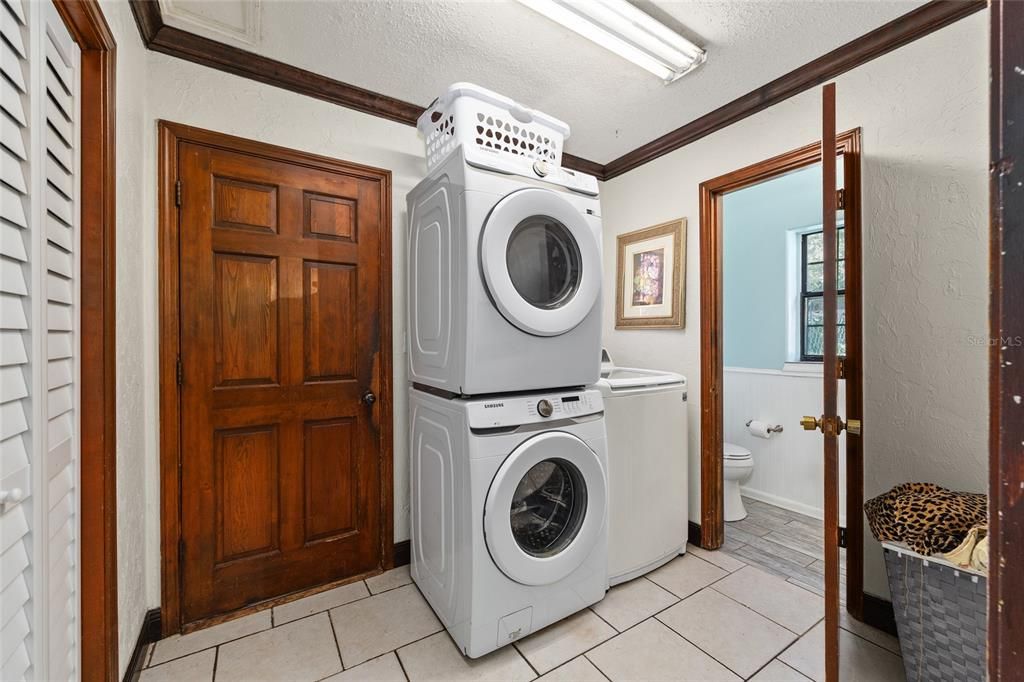 En Venta: $625,000 (5 camas, 2 baños, 2170 Pies cuadrados)