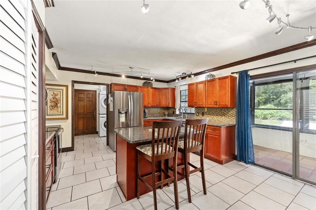 En Venta: $625,000 (5 camas, 2 baños, 2170 Pies cuadrados)