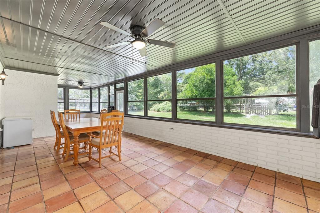 En Venta: $625,000 (5 camas, 2 baños, 2170 Pies cuadrados)