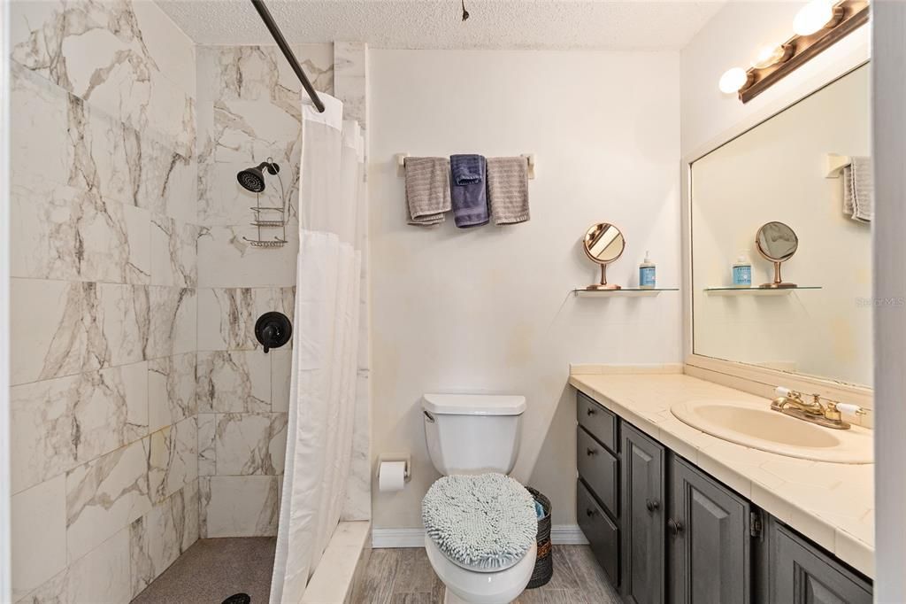 En Venta: $625,000 (5 camas, 2 baños, 2170 Pies cuadrados)