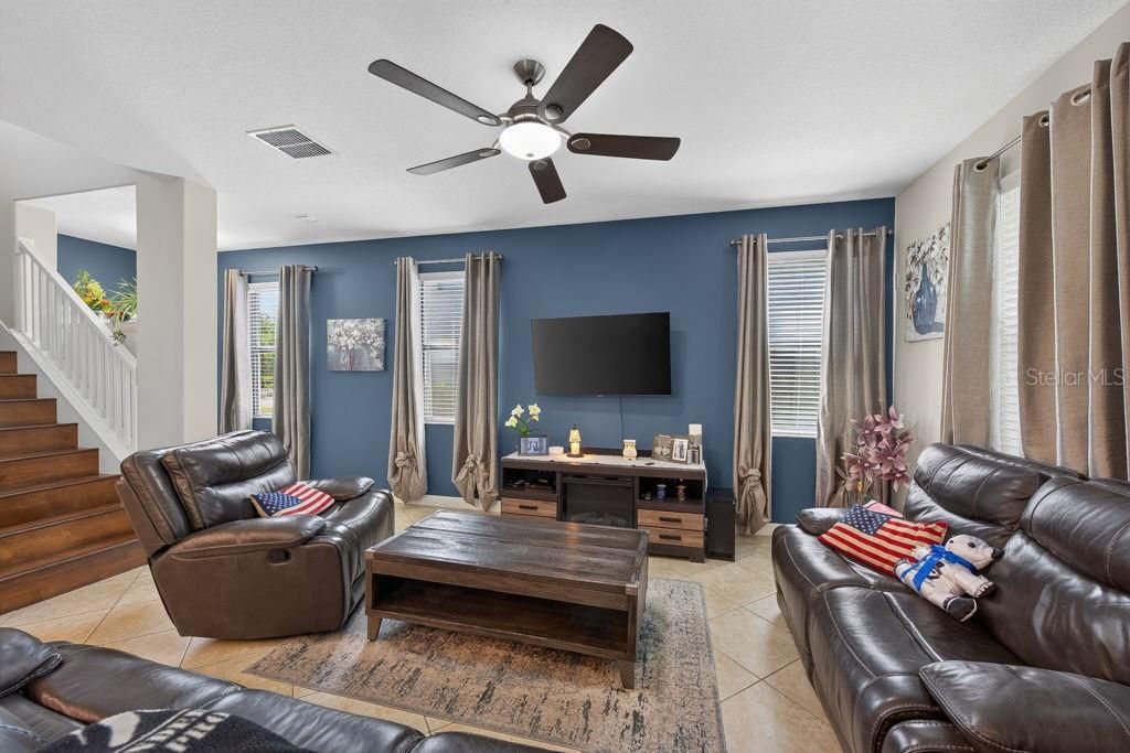En Venta: $355,000 (3 camas, 2 baños, 1799 Pies cuadrados)