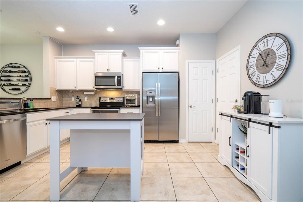 For Sale: $289,900 (3 beds, 2 baths, 1548 Square Feet)
