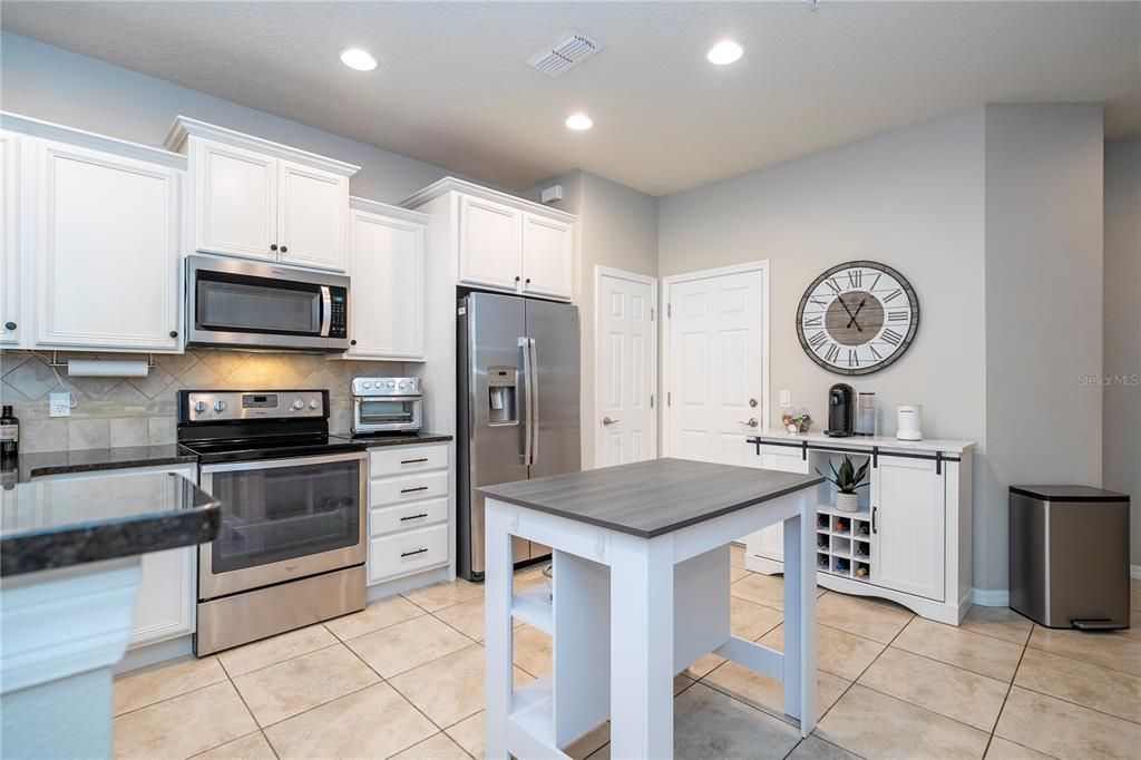 For Sale: $289,900 (3 beds, 2 baths, 1548 Square Feet)