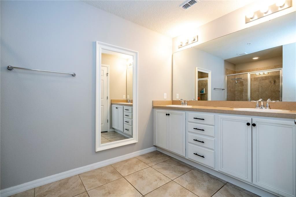 For Sale: $289,900 (3 beds, 2 baths, 1548 Square Feet)