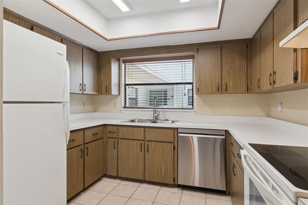 For Sale: $199,900 (3 beds, 2 baths, 1367 Square Feet)