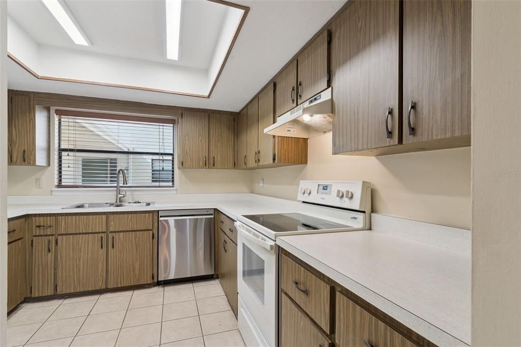 For Sale: $199,900 (3 beds, 2 baths, 1367 Square Feet)