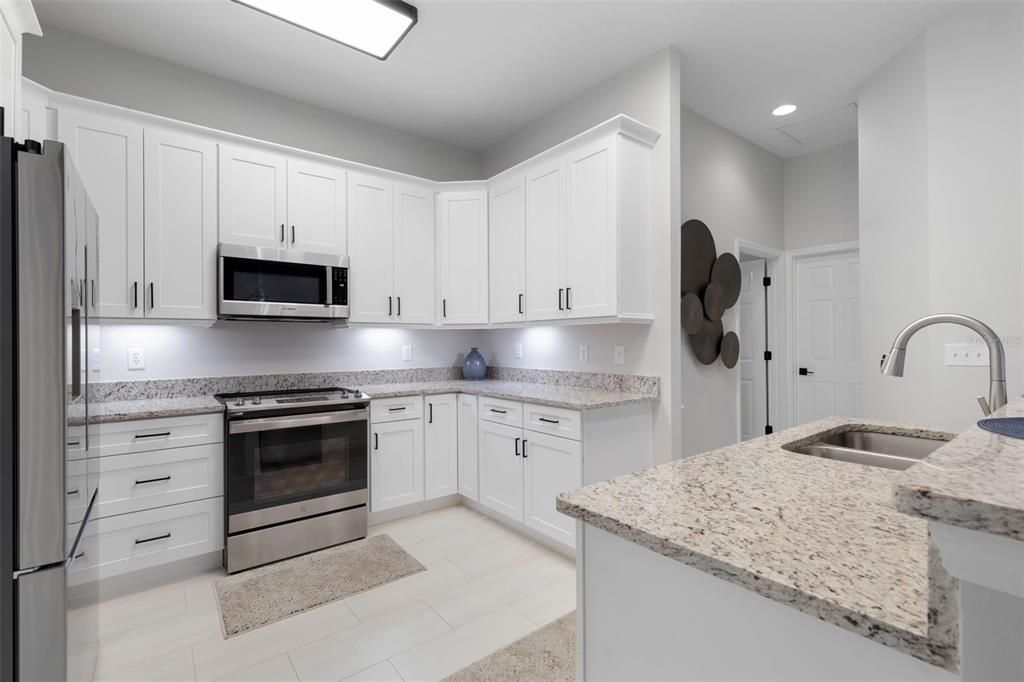 For Sale: $349,500 (2 beds, 3 baths, 1604 Square Feet)