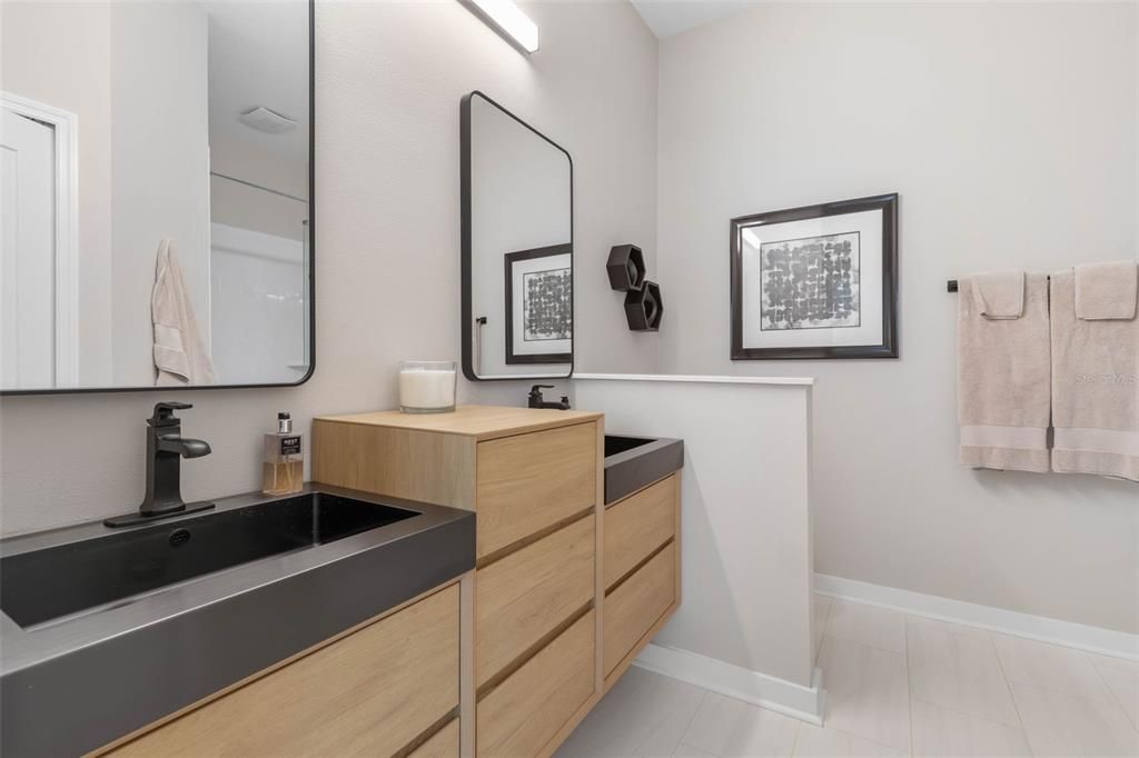 For Sale: $349,500 (2 beds, 3 baths, 1604 Square Feet)