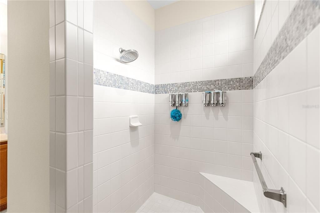En Venta: $379,000 (3 camas, 2 baños, 1993 Pies cuadrados)