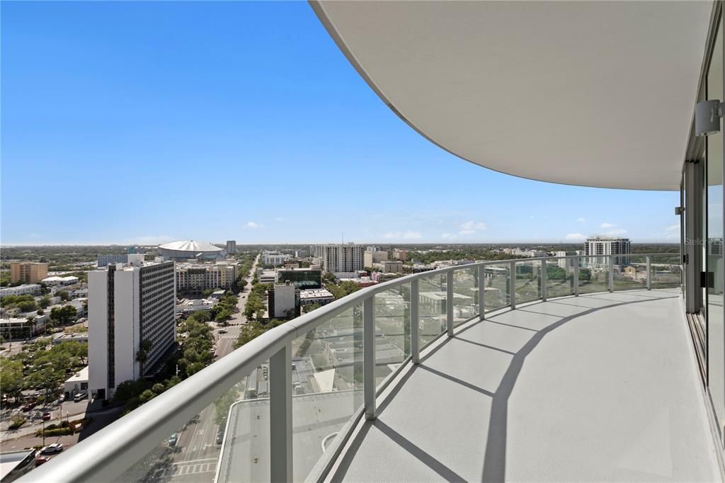 En Venta: $2,450,000 (3 camas, 3 baños, 2658 Pies cuadrados)