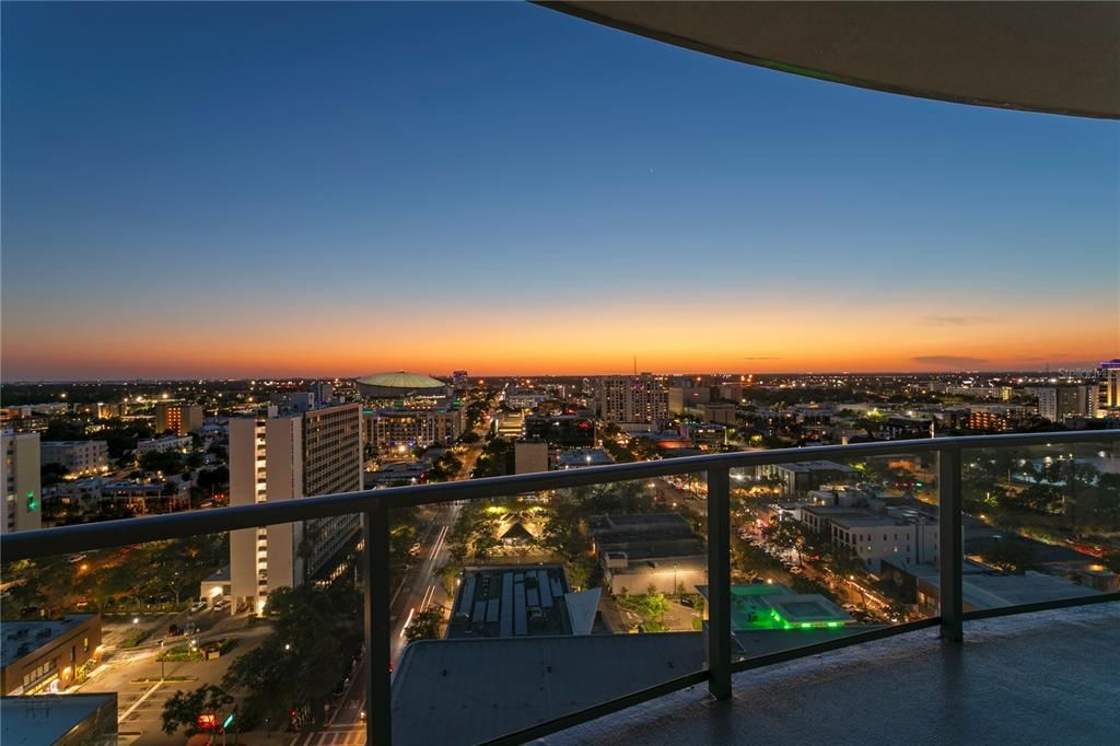 En Venta: $2,450,000 (3 camas, 3 baños, 2658 Pies cuadrados)