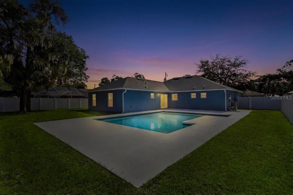 En Venta: $469,000 (4 camas, 2 baños, 2096 Pies cuadrados)