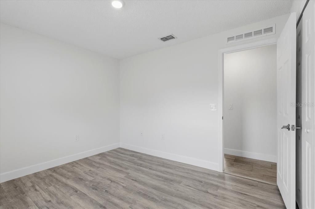 En Venta: $469,000 (4 camas, 2 baños, 2096 Pies cuadrados)