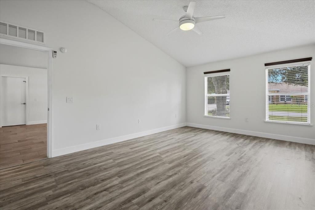 En Venta: $469,000 (4 camas, 2 baños, 2096 Pies cuadrados)