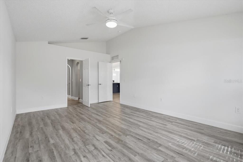 En Venta: $469,000 (4 camas, 2 baños, 2096 Pies cuadrados)