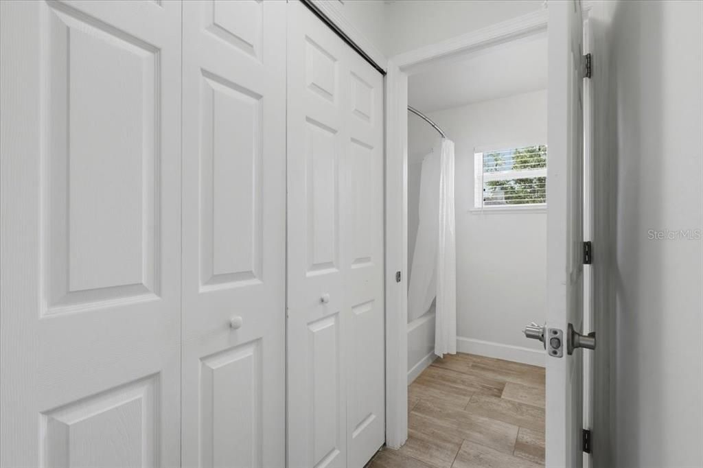 En Venta: $469,000 (4 camas, 2 baños, 2096 Pies cuadrados)