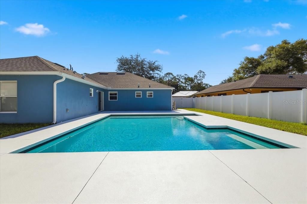 En Venta: $469,000 (4 camas, 2 baños, 2096 Pies cuadrados)