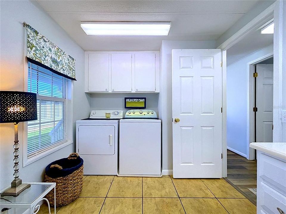 For Sale: $197,000 (2 beds, 2 baths, 1352 Square Feet)