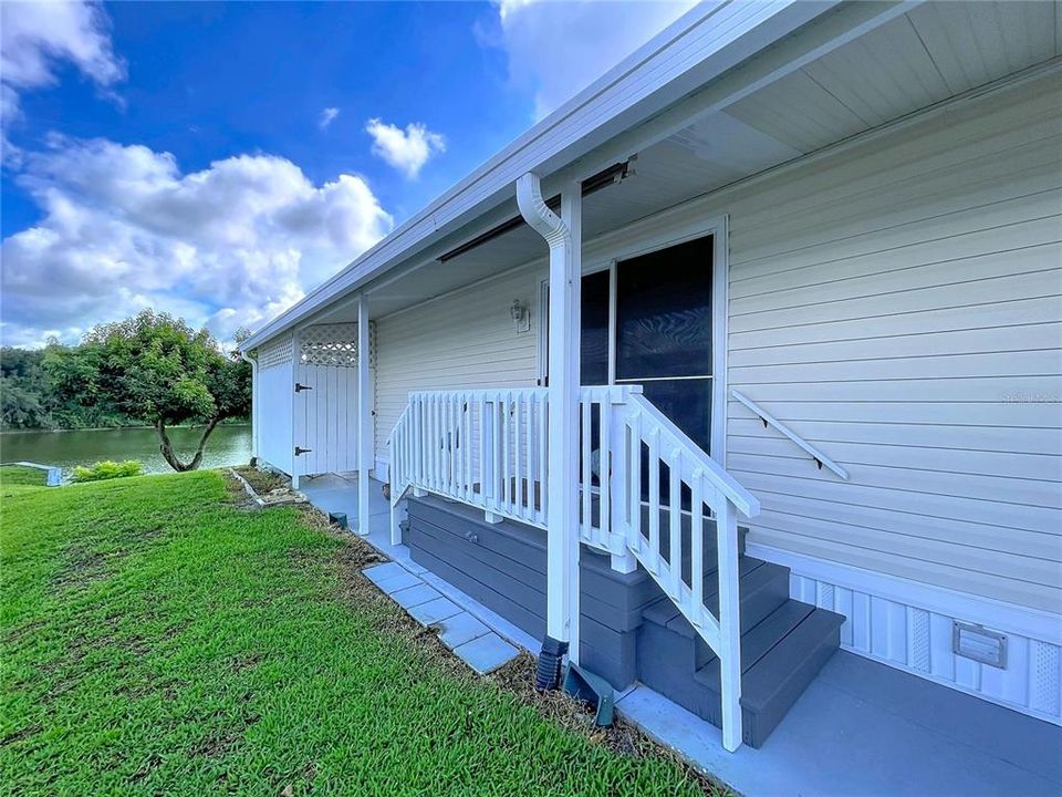 For Sale: $197,000 (2 beds, 2 baths, 1352 Square Feet)
