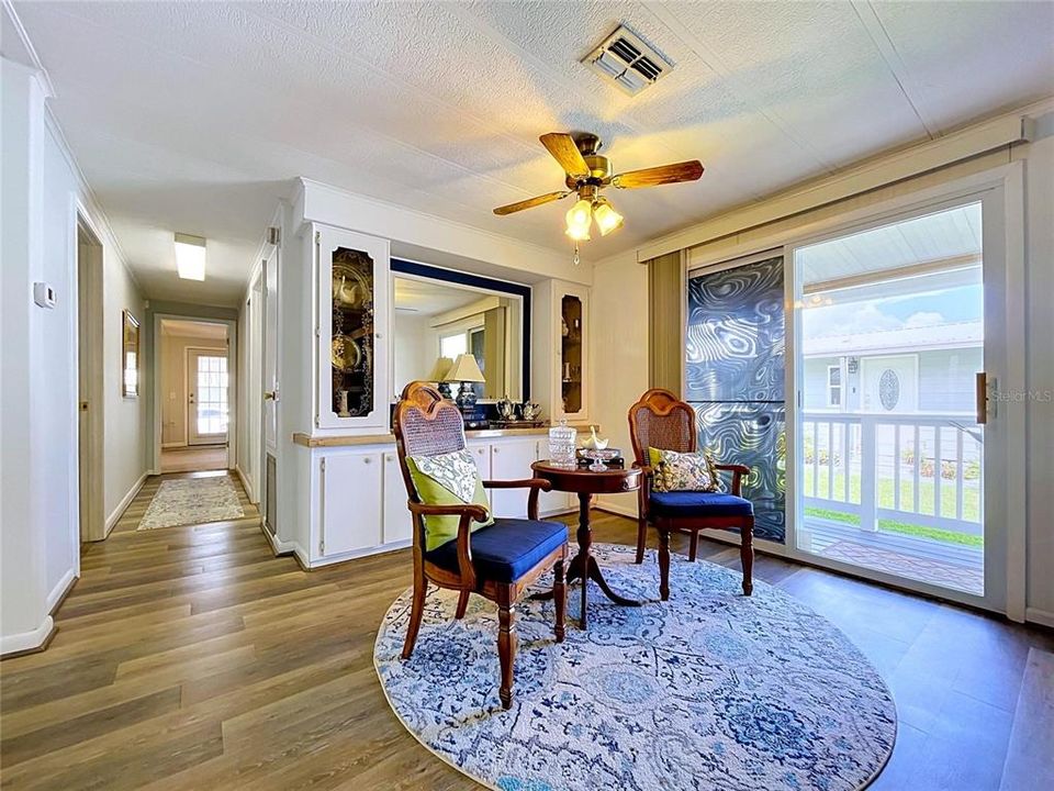 For Sale: $197,000 (2 beds, 2 baths, 1352 Square Feet)