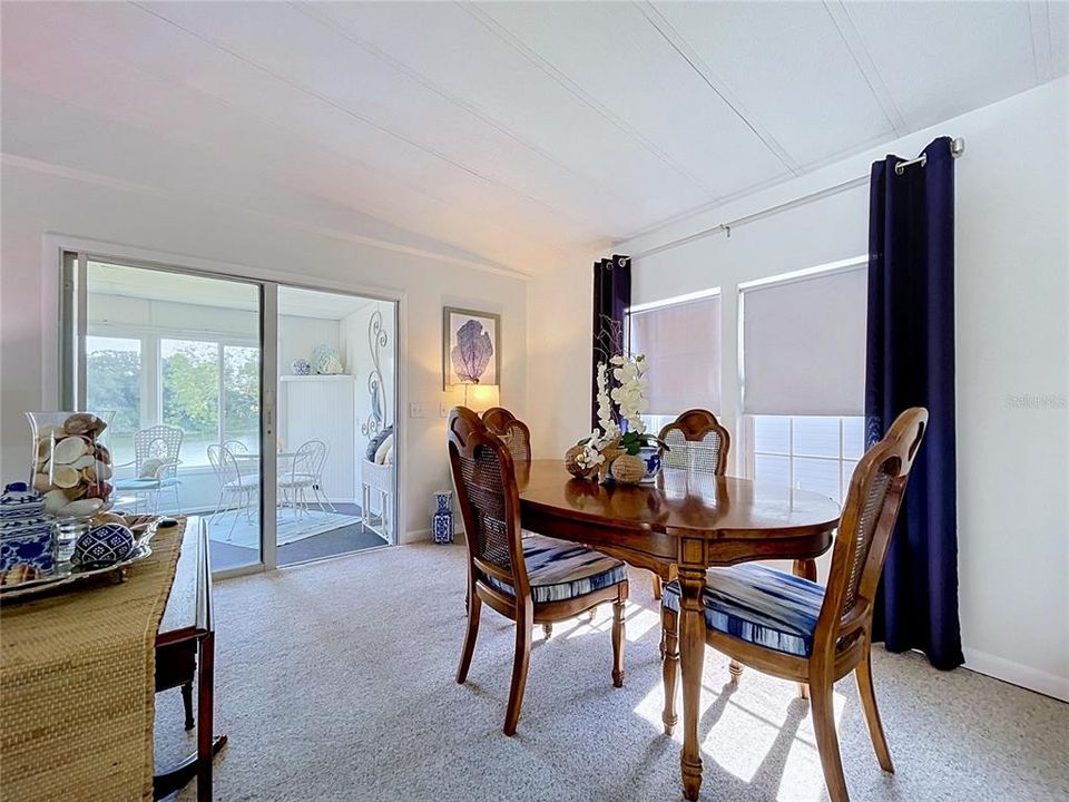 For Sale: $197,000 (2 beds, 2 baths, 1352 Square Feet)