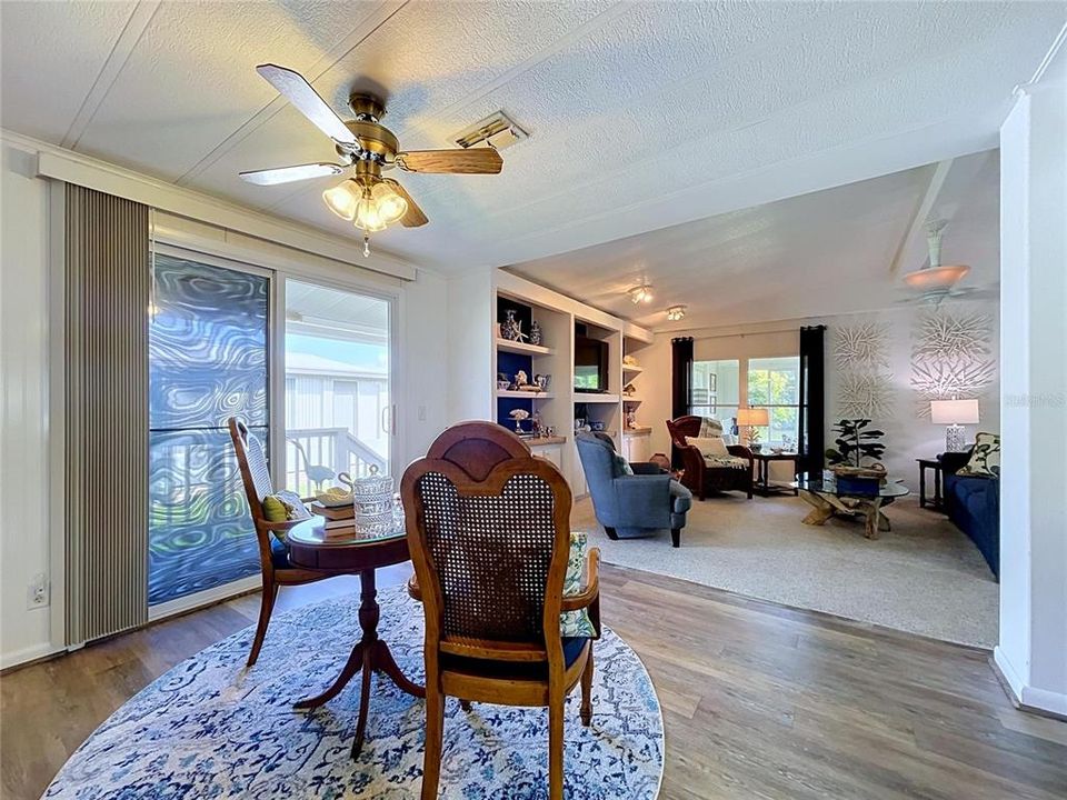 For Sale: $197,000 (2 beds, 2 baths, 1352 Square Feet)