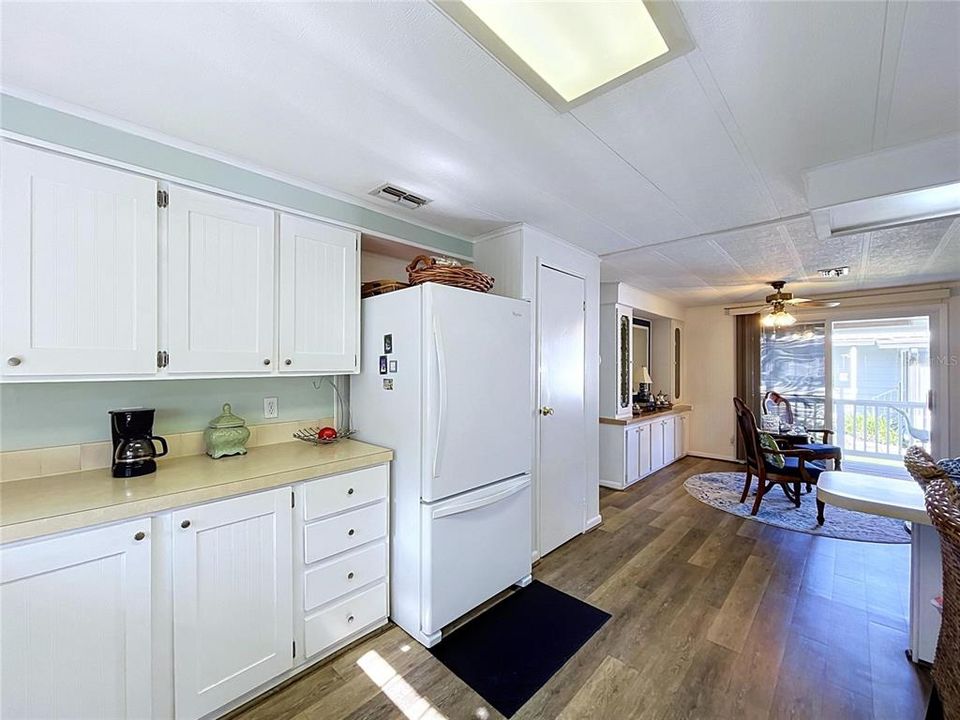 For Sale: $197,000 (2 beds, 2 baths, 1352 Square Feet)