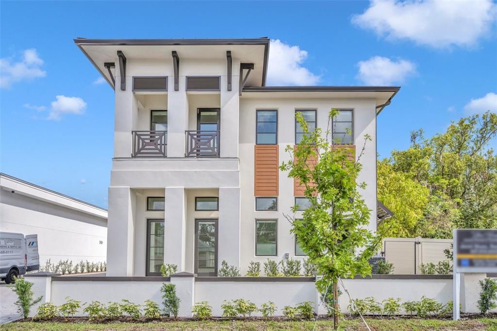 Active With Contract: $6,500 (3 beds, 2 baths, 2372 Square Feet)